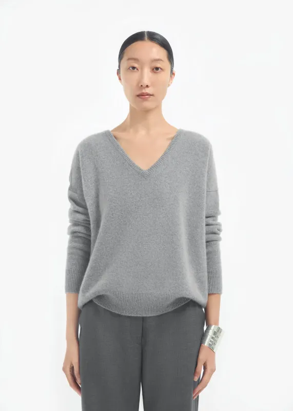 V-Neck Sweater in Cashmere - Grey sold by CO