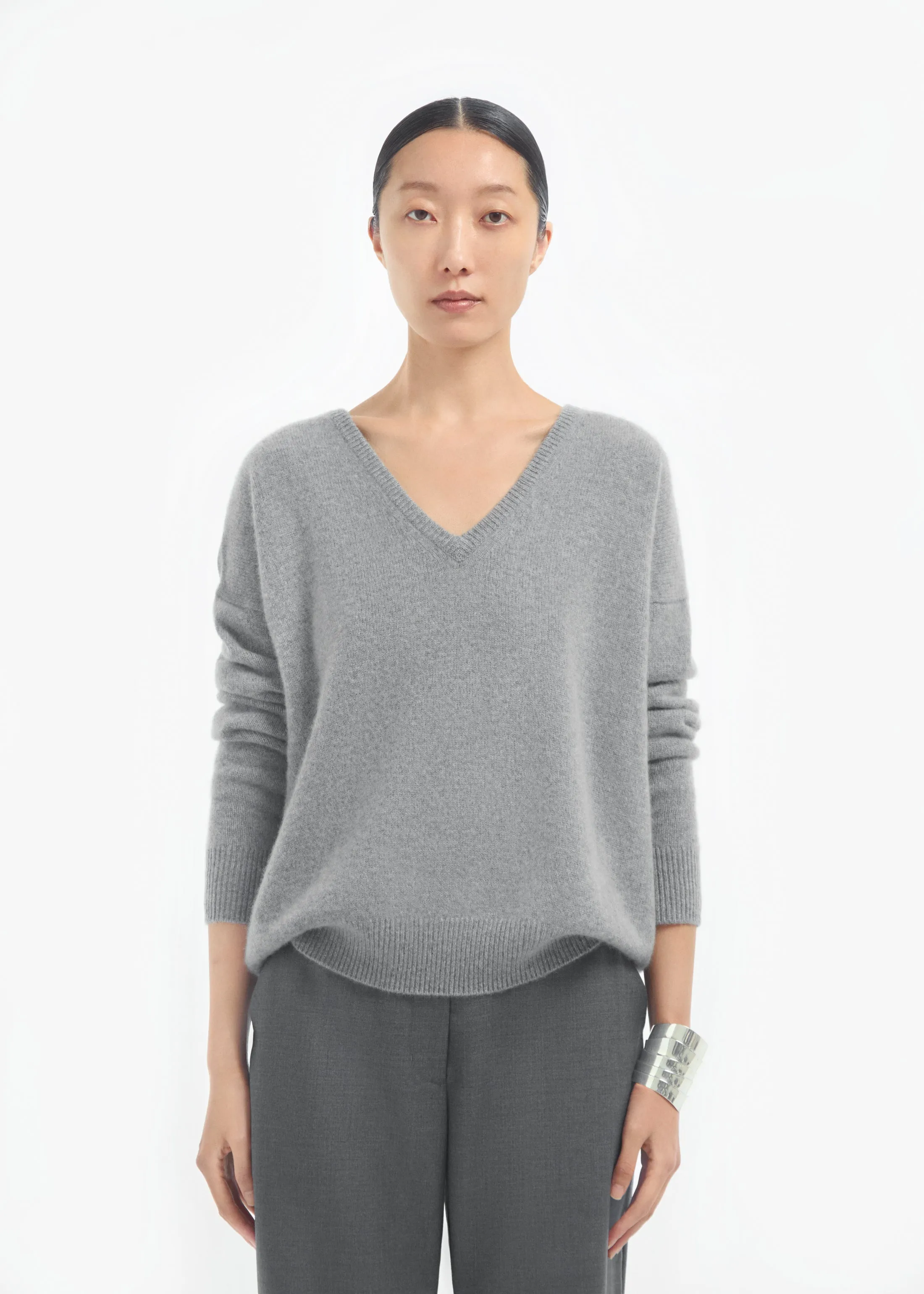 V-Neck Sweater in Cashmere - Grey sold by CO
