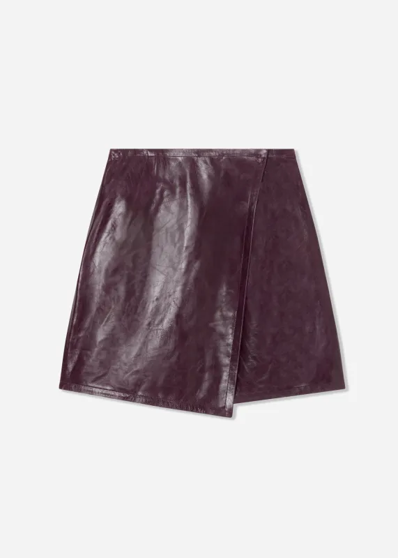 Wrap Mini Skirt in Leather - Aubergine made by CO
