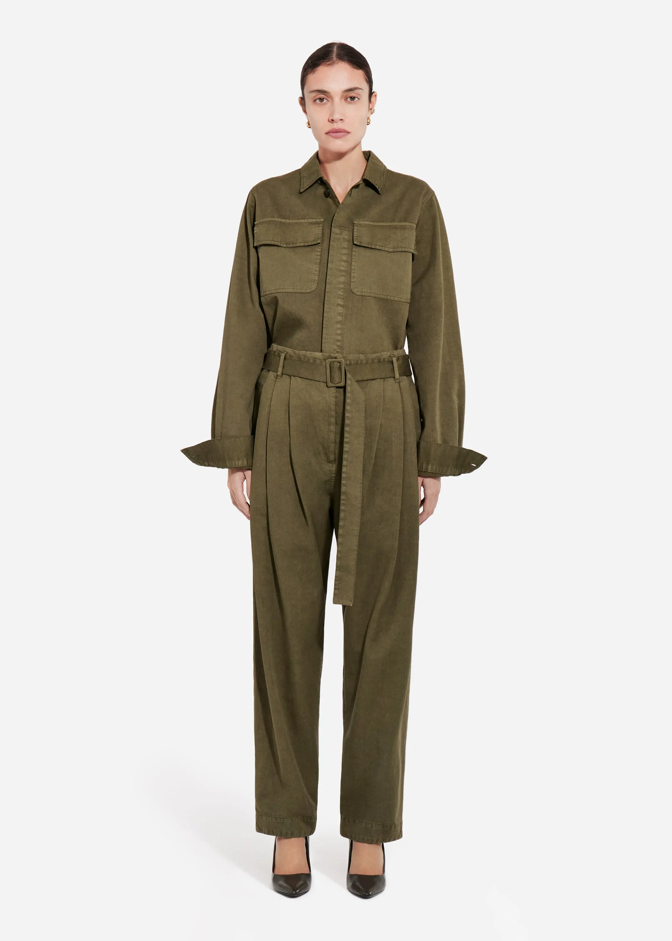 Garment Dyed Pleated Pant in Cotton - Avocado sold by CO