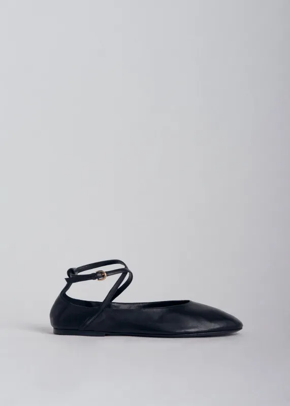 Round Toe Ballerina Flat in Black made by CO