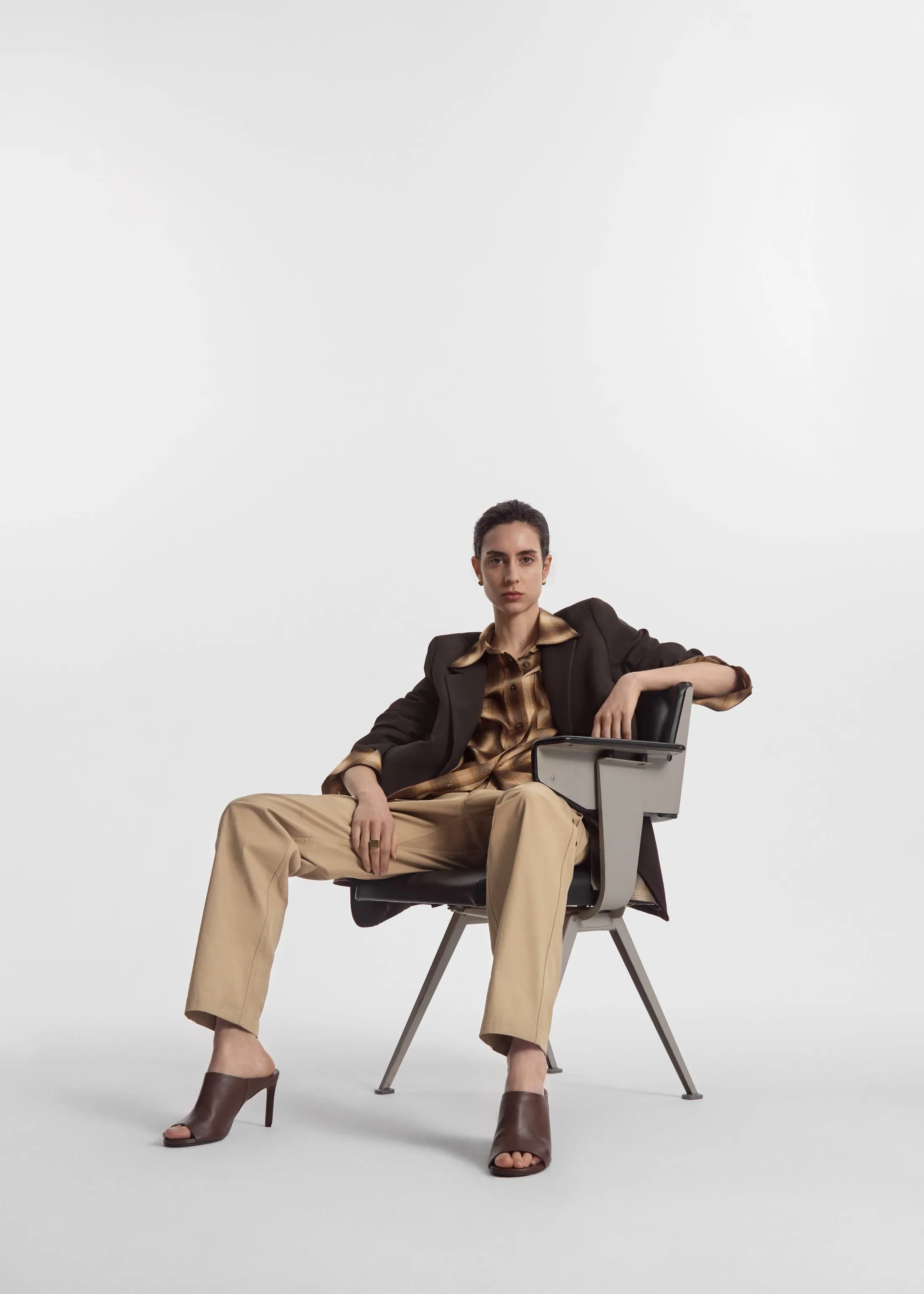 Boyfriend Blazer in Linen - Chocolate sold by CO product image thumbnail 4