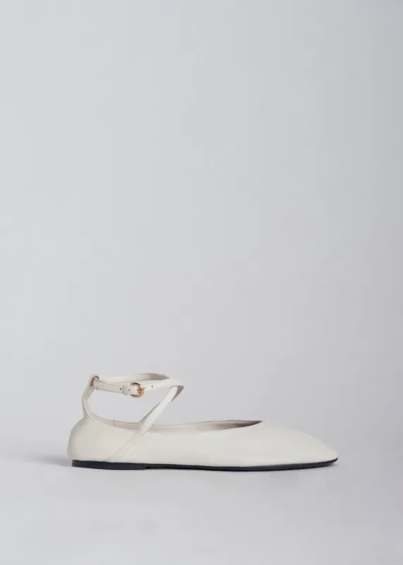 Round Toe Ballerina Flat in Ivory made by CO