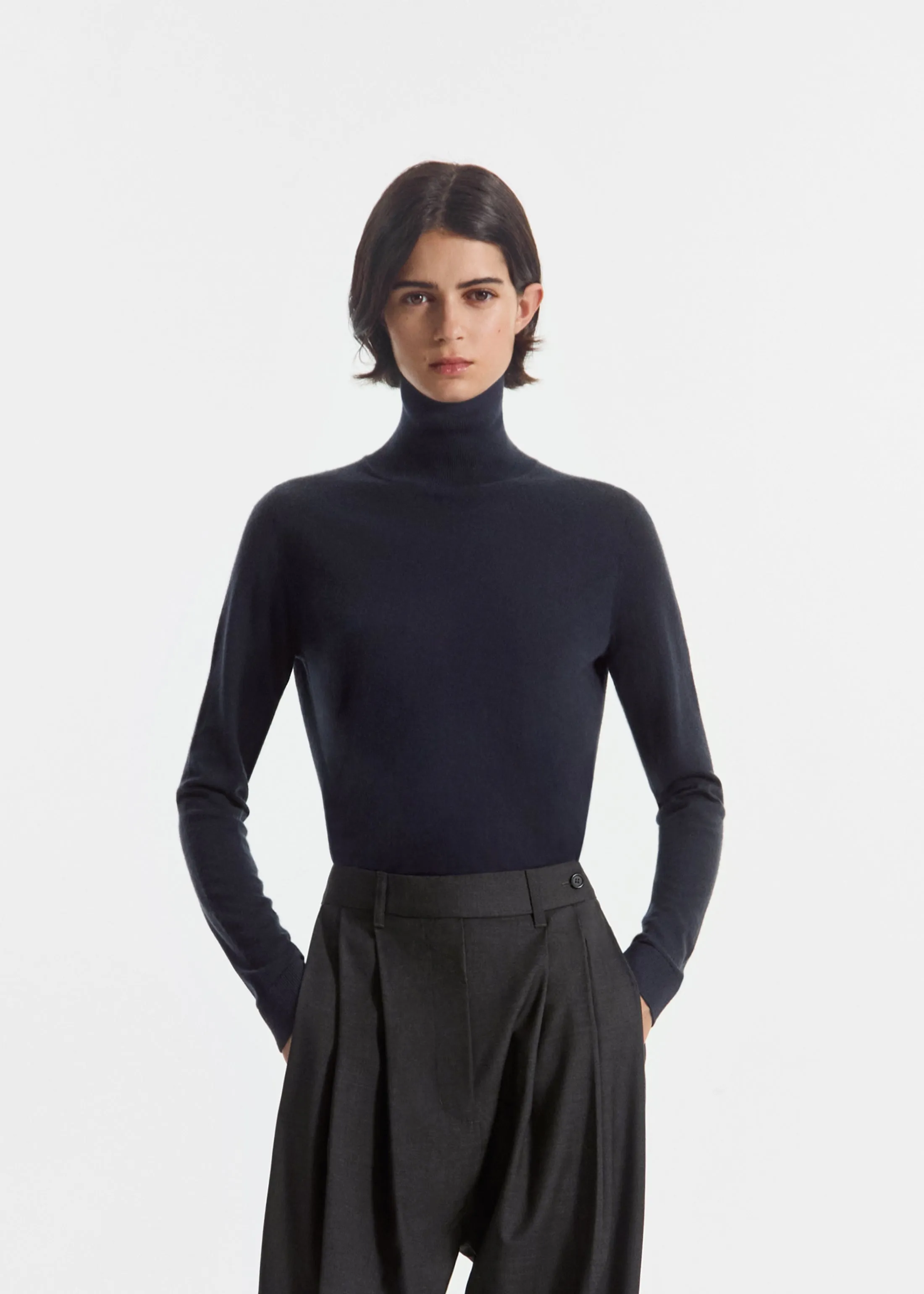 Slim Turtleneck in Fine Cashmere - Nocturne sold by CO