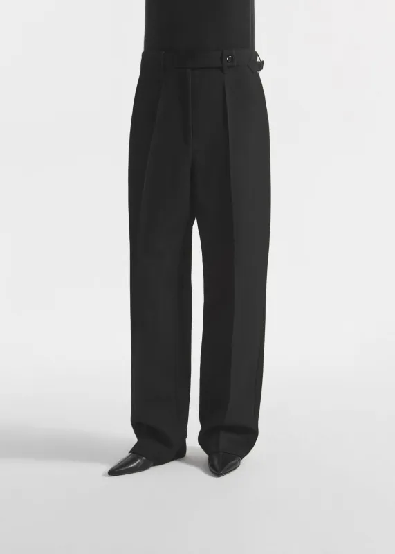 Low Rise Trousers in Wool - Black made by CO