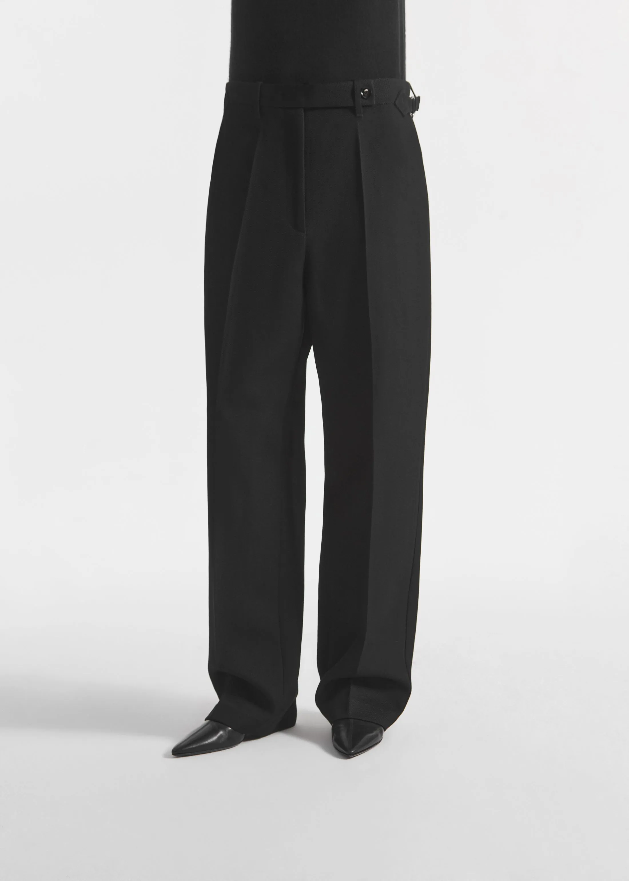 Low Rise Trousers in Wool - Black sold by CO