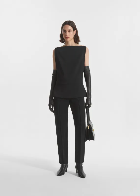Bateau Structured Top in Crepe - Black made by CO