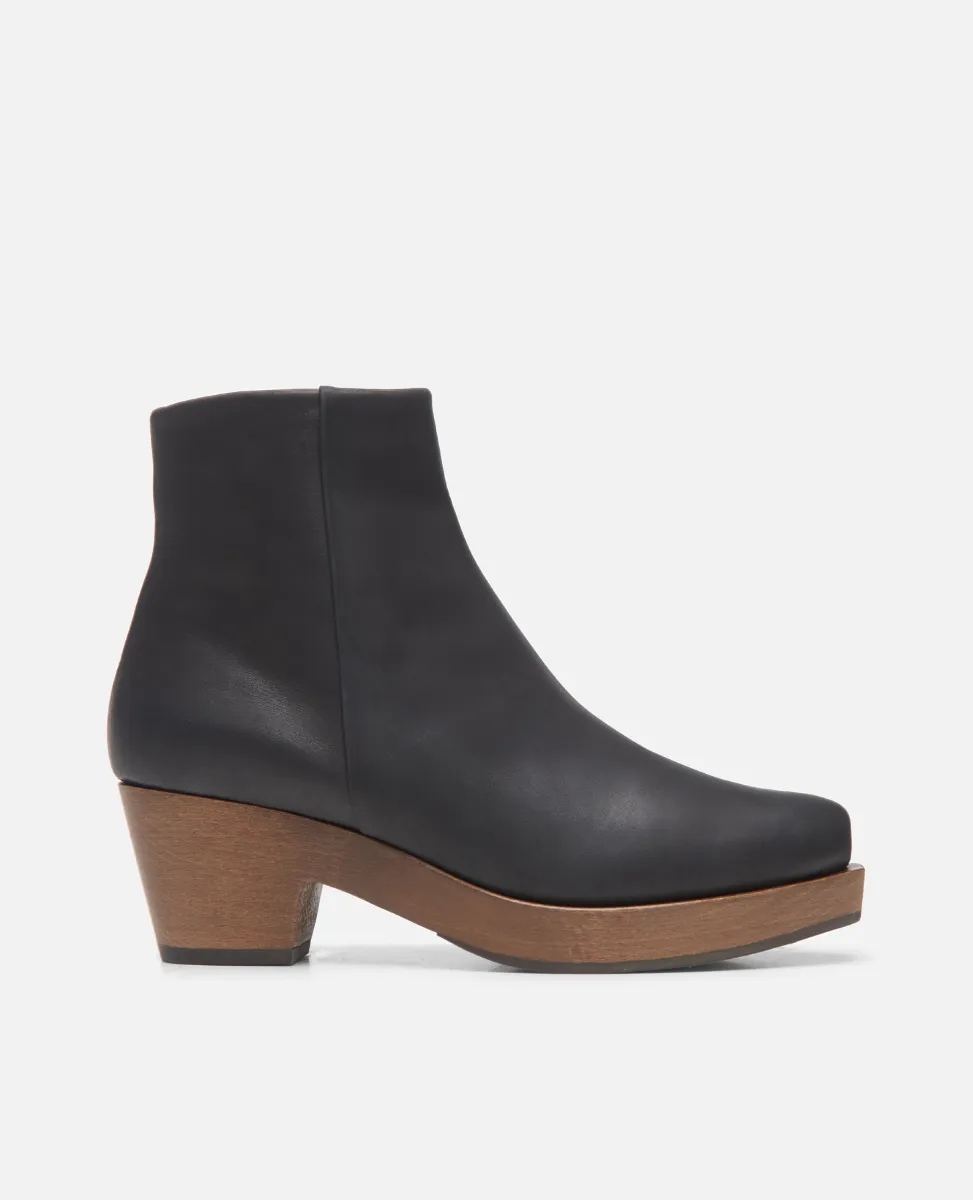 Kabuki Clog sold by COCLICO