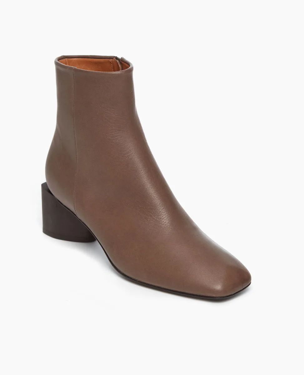 Ione Boot sold by COCLICO product image thumbnail 2