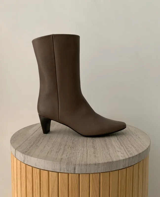 Warehouse Sale - Wakame Boots Taupe Leather sold by COCLICO