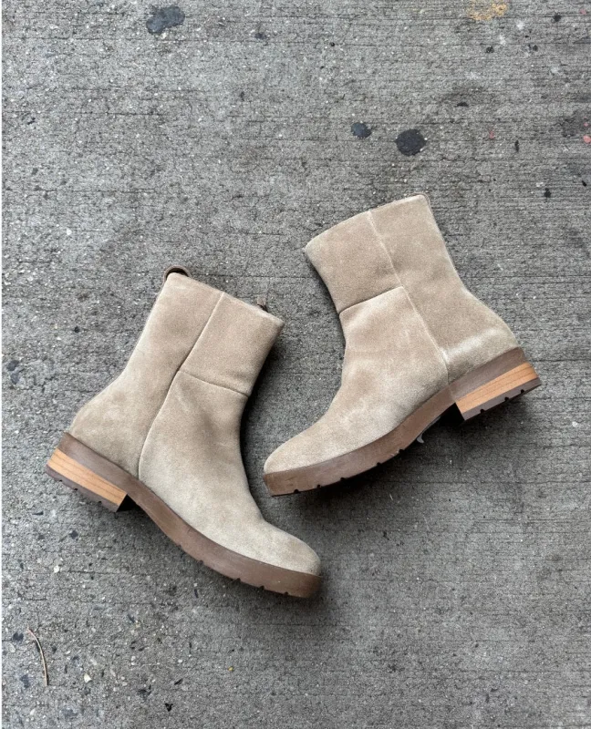 Warehouse Sale - Darbette Shearling Boot Sabbia sold by COCLICO