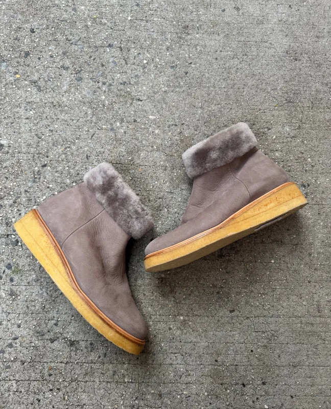 Warehouse Sale - Honey Shearling Bootie Smog made by COCLICO
