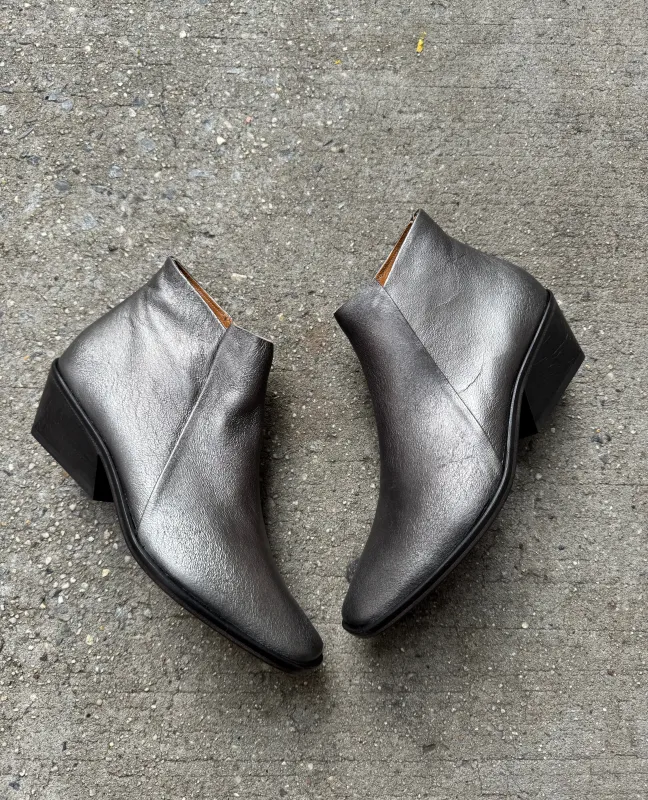 Warehouse Sale -  Willow Bootie Anthracite made by COCLICO