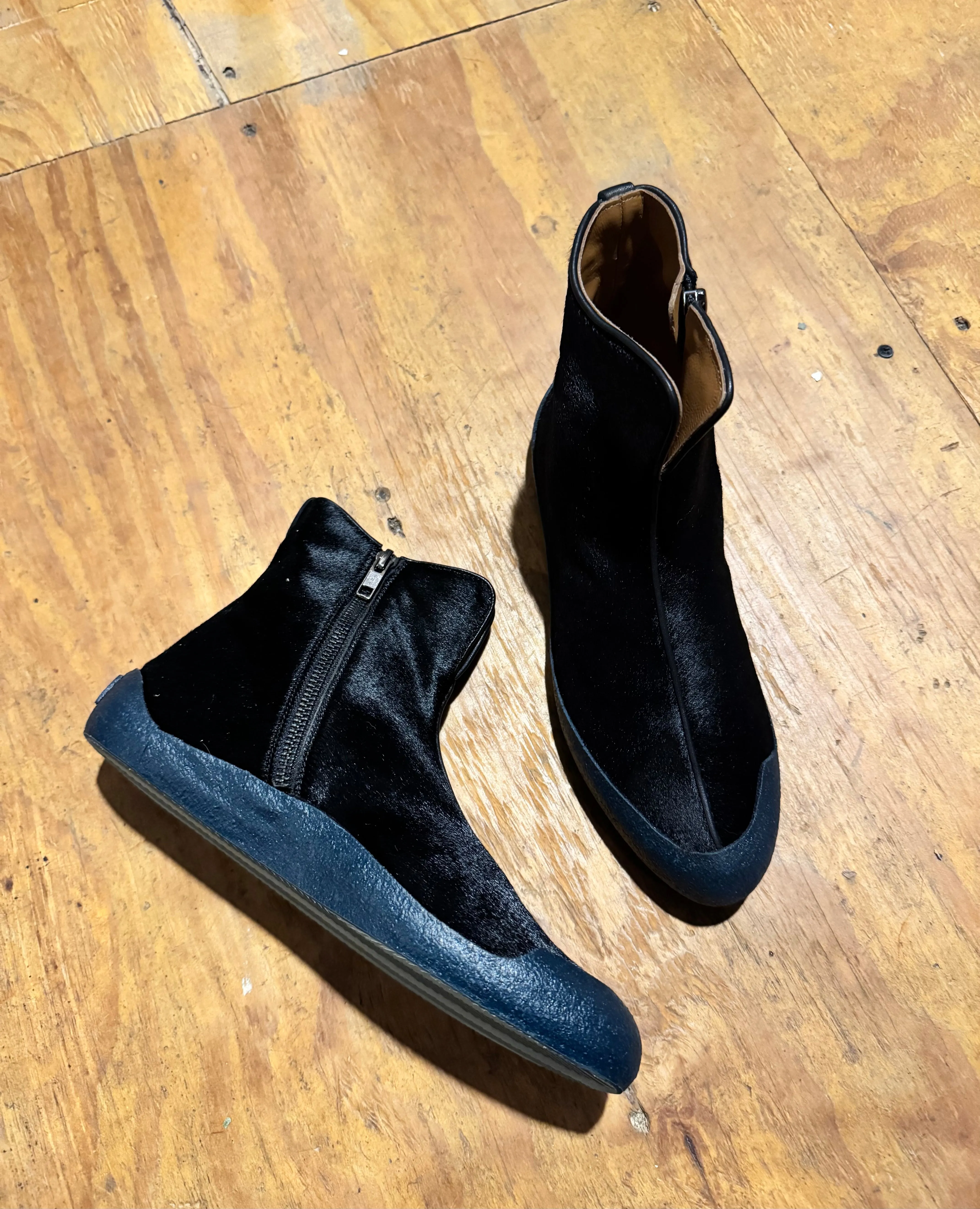 Warehouse Sale - Kool Boot Black Calf Hair sold by COCLICO product image thumbnail 2