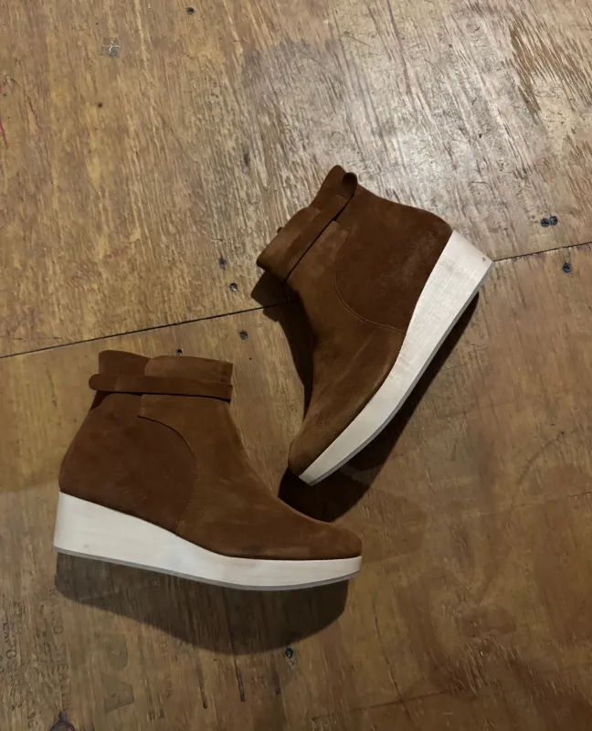Warehouse Sale - Medoc Wedge Bootie Cognac made by COCLICO