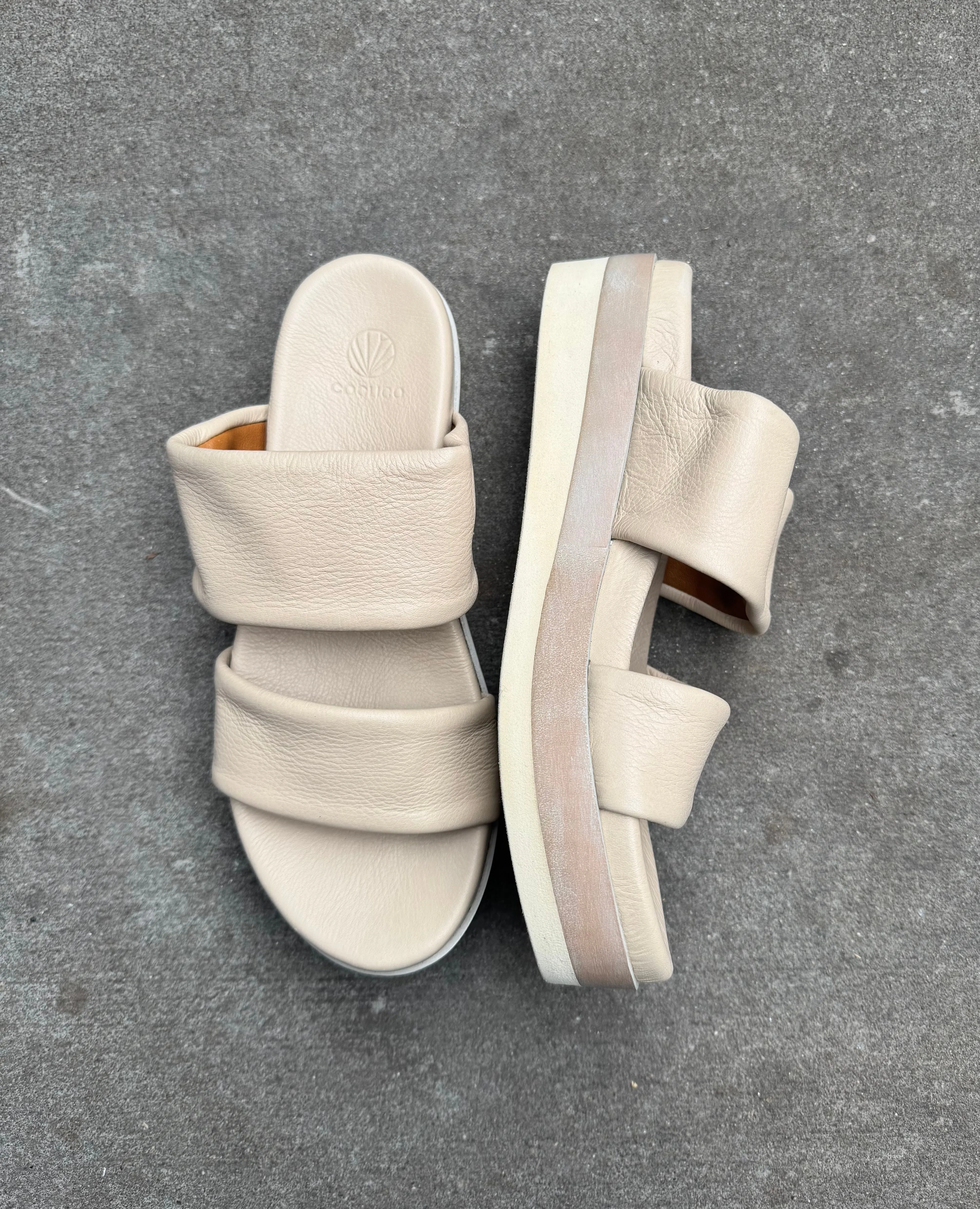 Warehouse Sale - Dimple Wedge Latte Macchiato sold by COCLICO