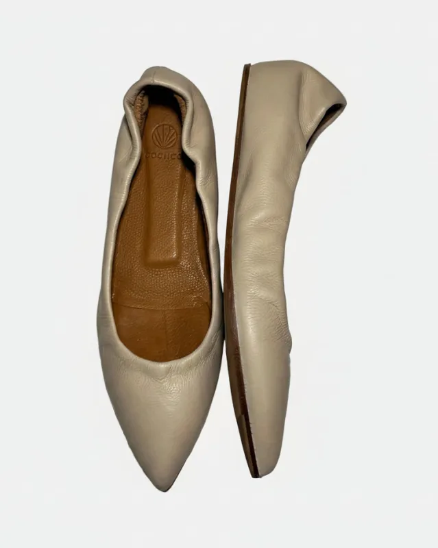 Warehouse Sale -  Dapper Flat Latte made by COCLICO