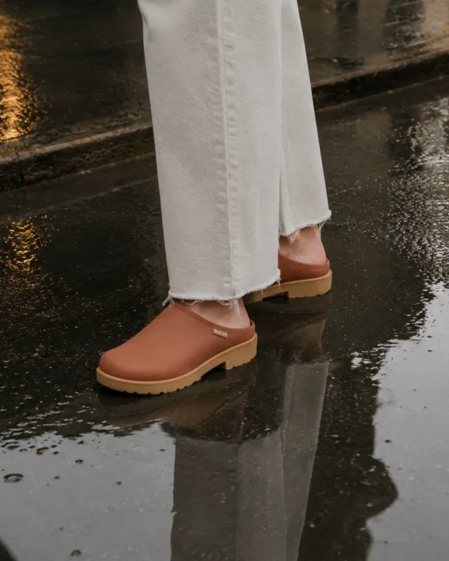 Merry People Billie Clog made by Merry People