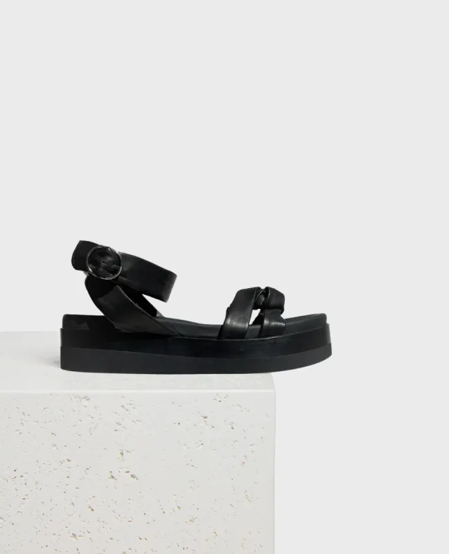 Daring Wedge made by COCLICO