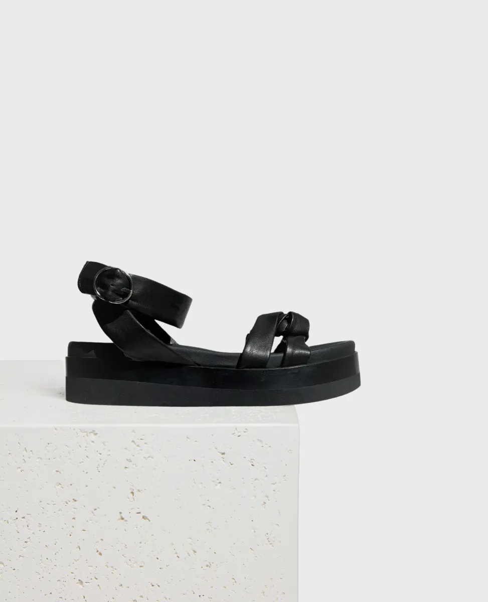 Daring Wedge sold by COCLICO