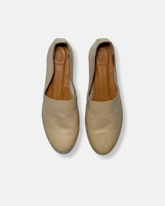 Archive Sale - Gentian Flat Latte made by COCLICO