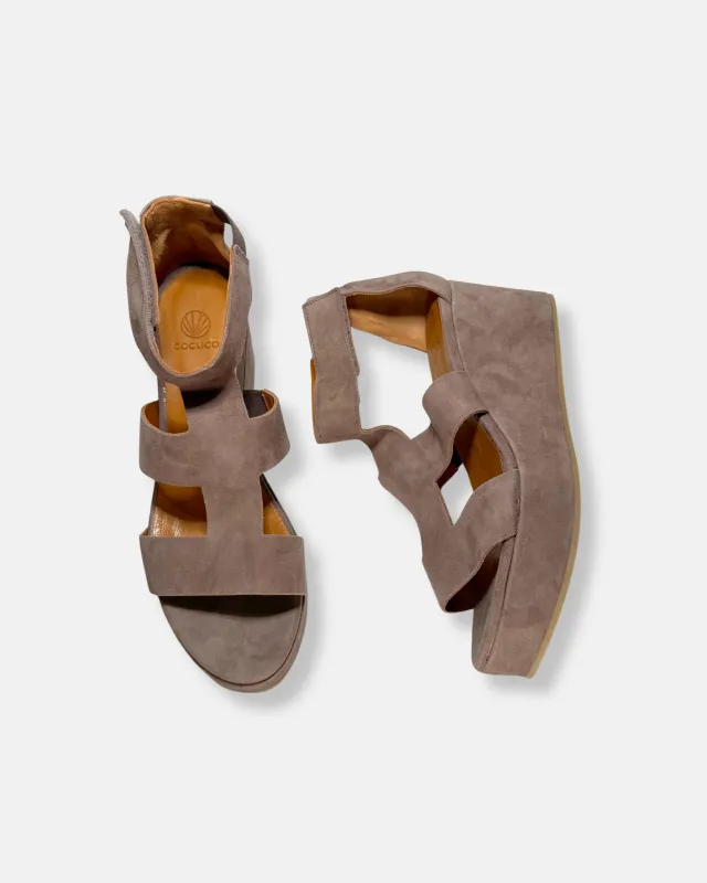 Archive Sale - Linden Wedge Sandal Smoke made by COCLICO