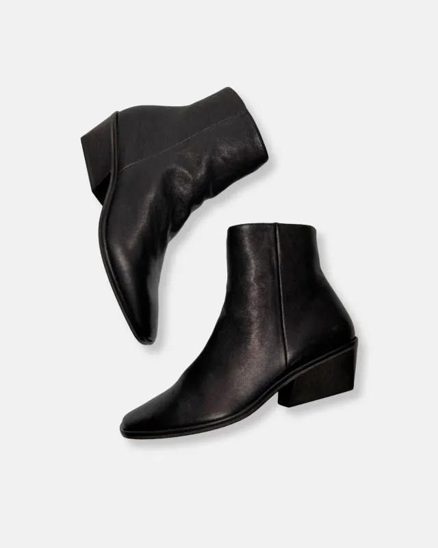 Archive Sale - Wind Boot Black made by COCLICO