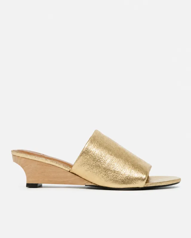 Archive Sale - Vita Wedge Sandal Oro made by COCLICO