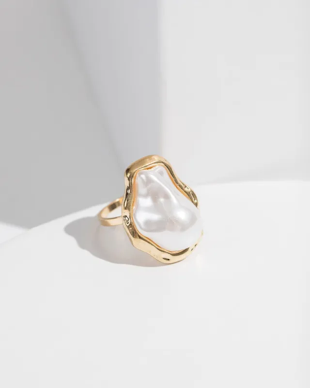 White Metal Around Pearl Ring sold by Collete Hayman