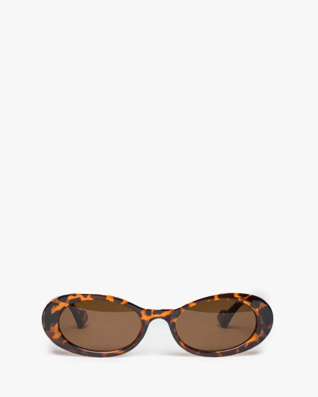 Tortoiseshell Oval Plain Sunglasses made by Collete Hayman