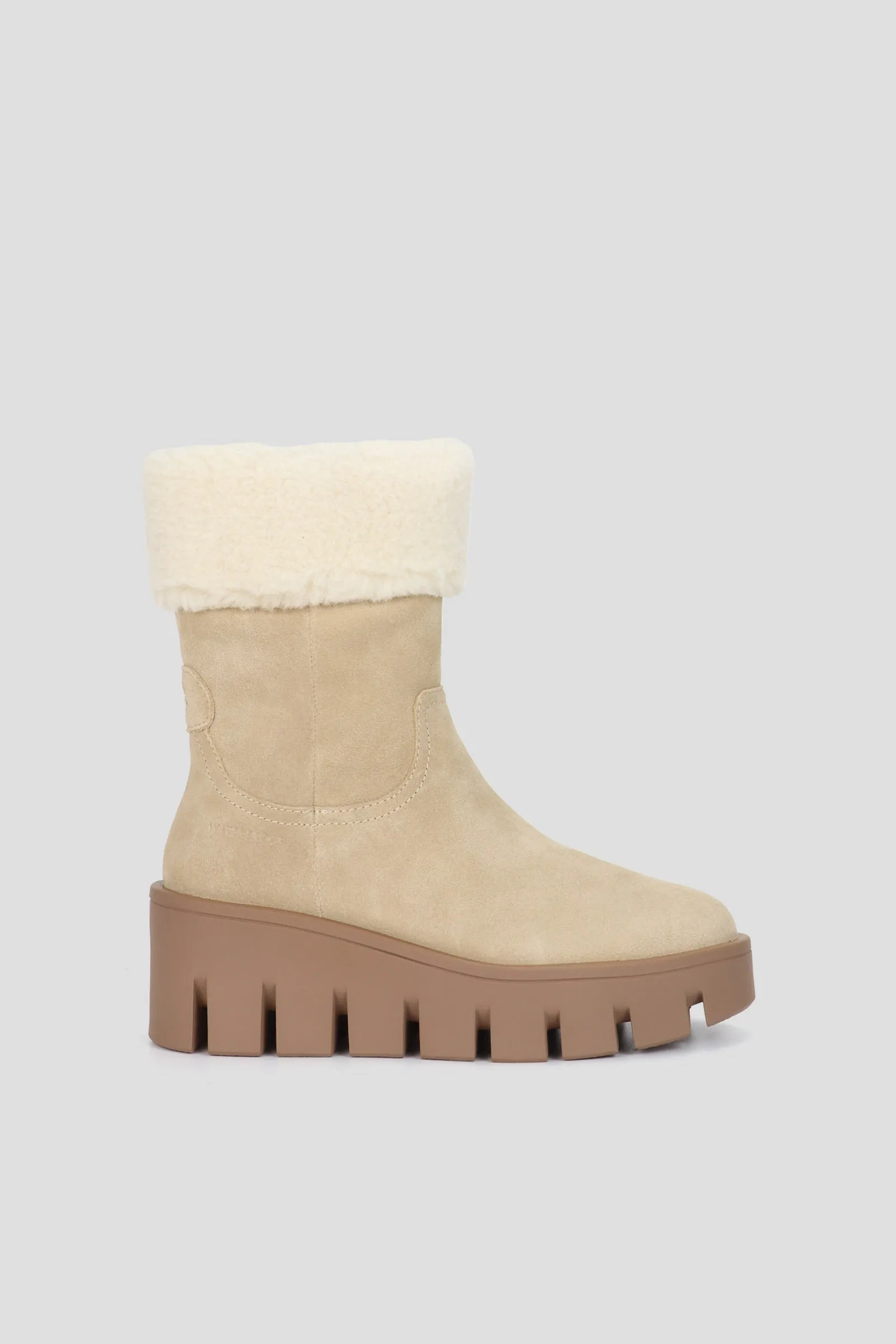 Nala Women’s Pull On Wedge Boot sold by Cougar