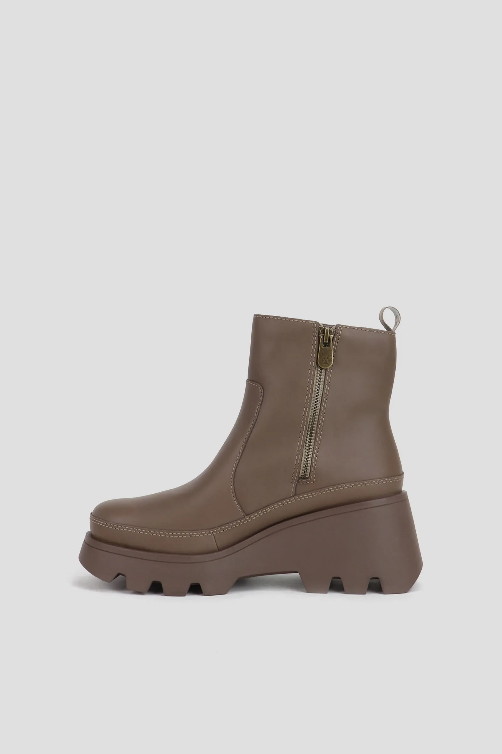 Villa Women’s Zip Up Boot sold by Cougar product image thumbnail 2