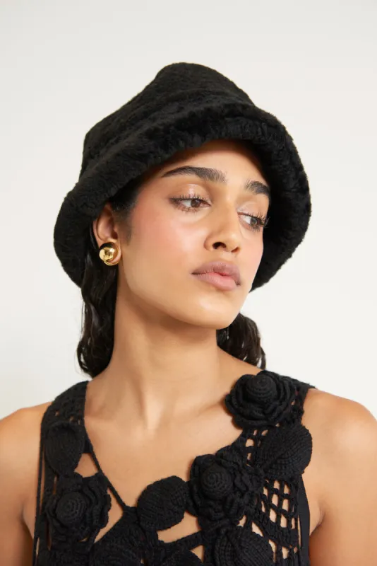 KUMI HAT - BLACK sold by cult gaia