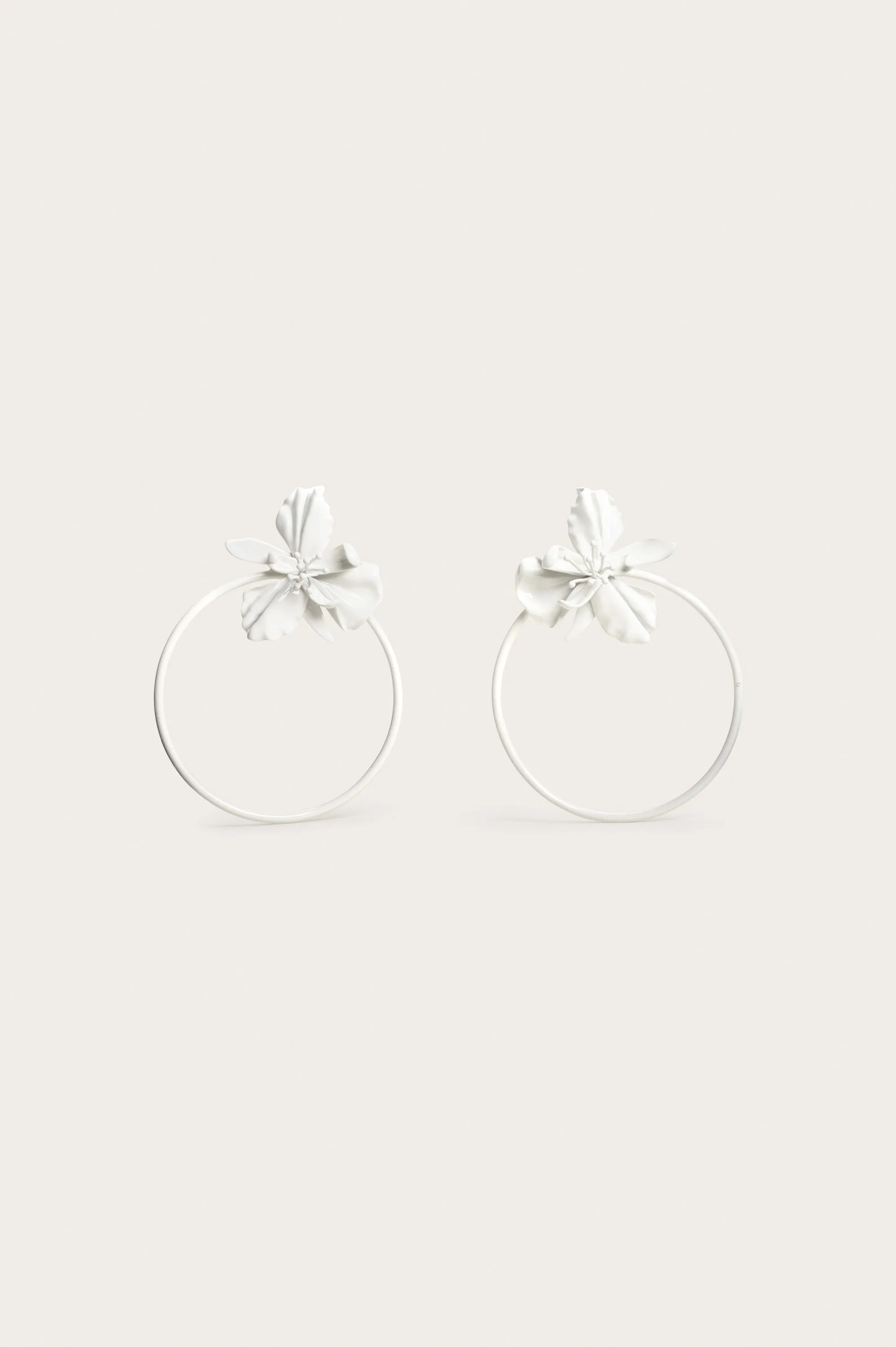 CAMILLE EARRING - WHITE sold by Cult Gaia