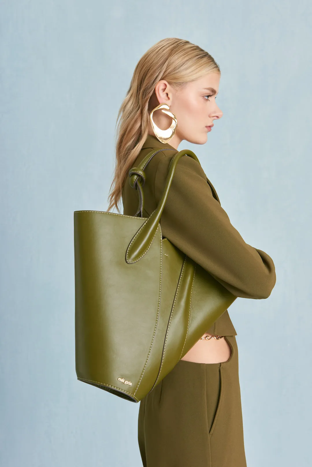 THE VINE TOTE - OLIVA sold by cult gaia product image thumbnail 3