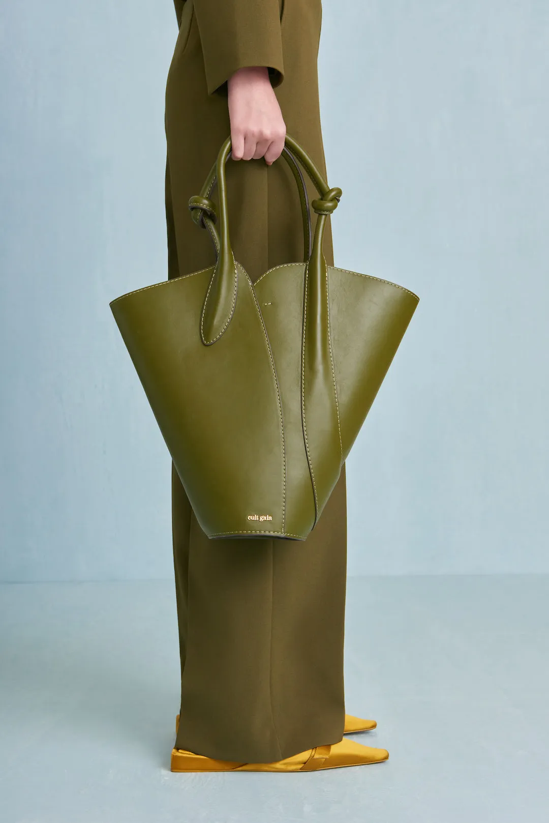 THE VINE TOTE - OLIVA sold by cult gaia product image thumbnail 4