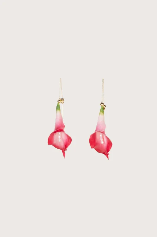 CALLA EARRING - DRAGONFRUIT made by Cult Gaia