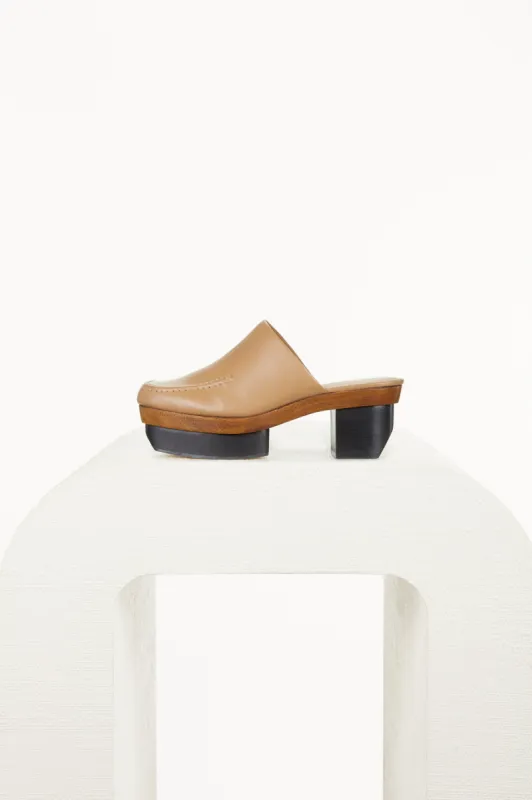 HYRA CLOG - CAMEL sold by cult gaia