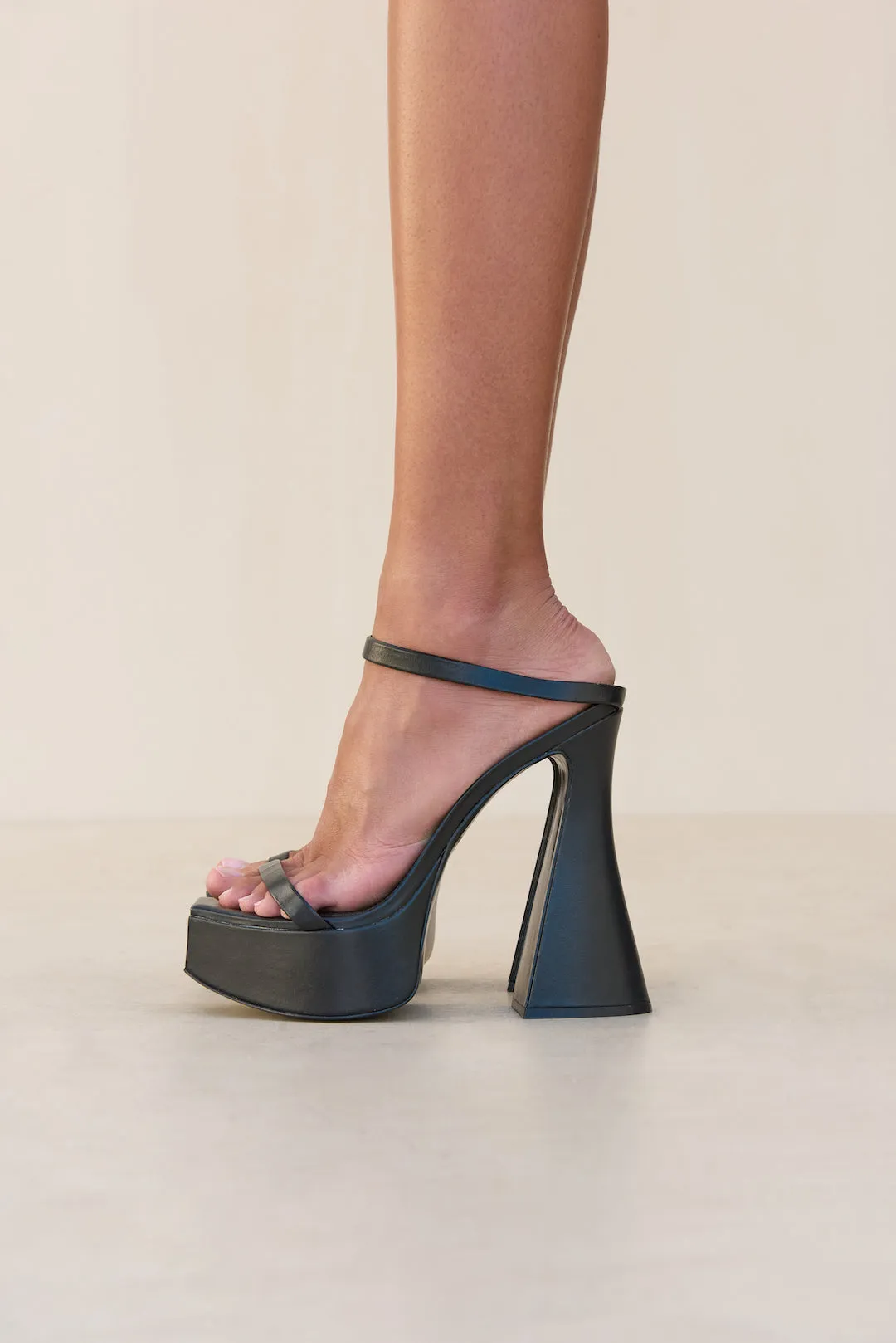 LINDA PLATFORM - BLACK sold by Cult Gaia product image thumbnail 4