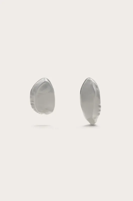 INARA EARRING - ANTIQUE SILVER sold by Cult Gaia