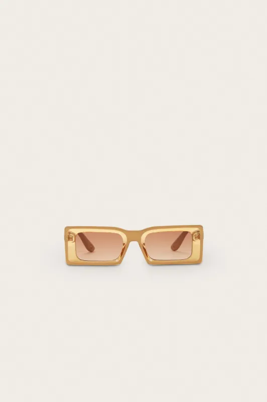 HERA SUNGLASSES - CAMEL sold by cult gaia