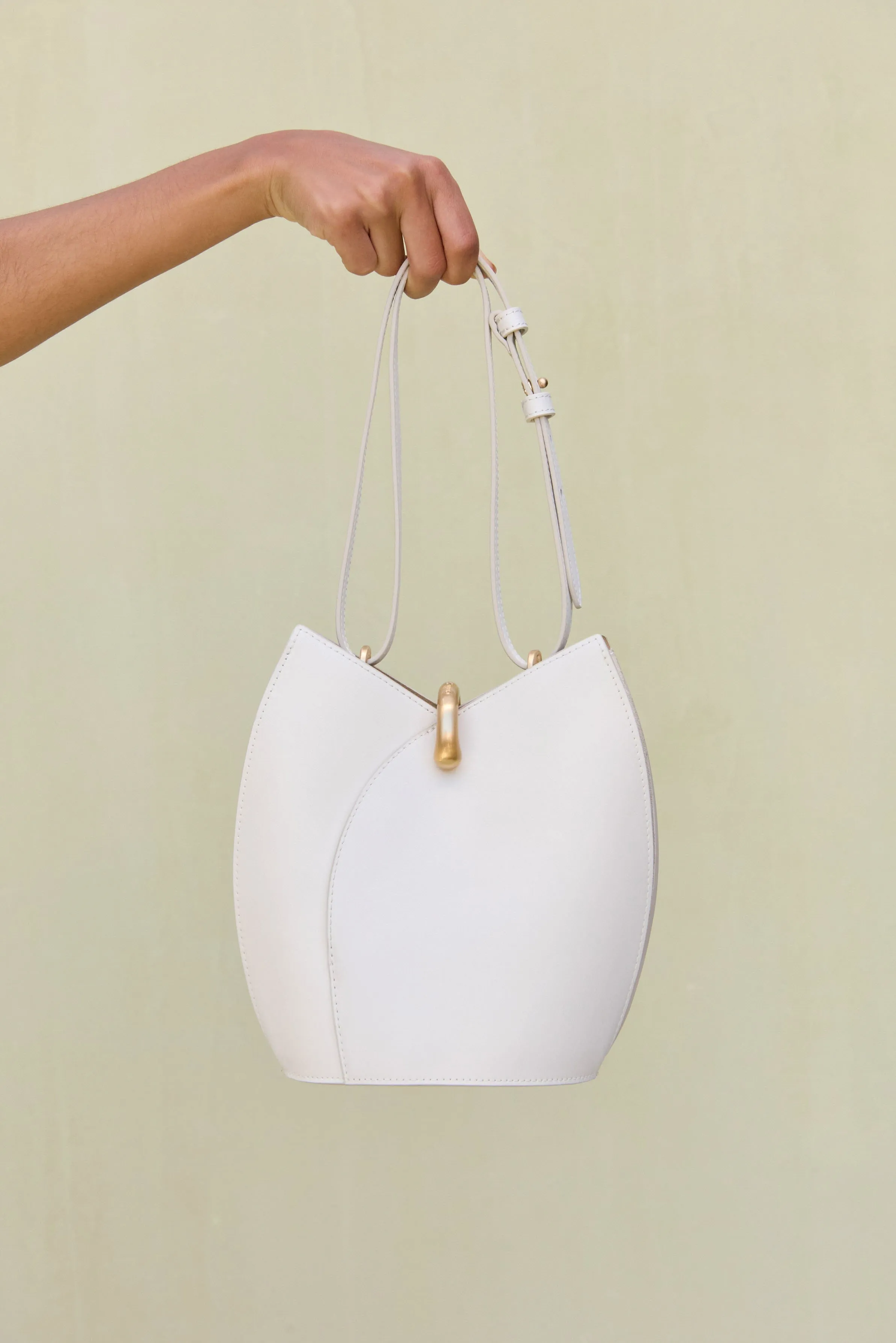 GIADA SHOULDER BAG - ANTIQUE WHITE sold by Cult Gaia product image thumbnail 2