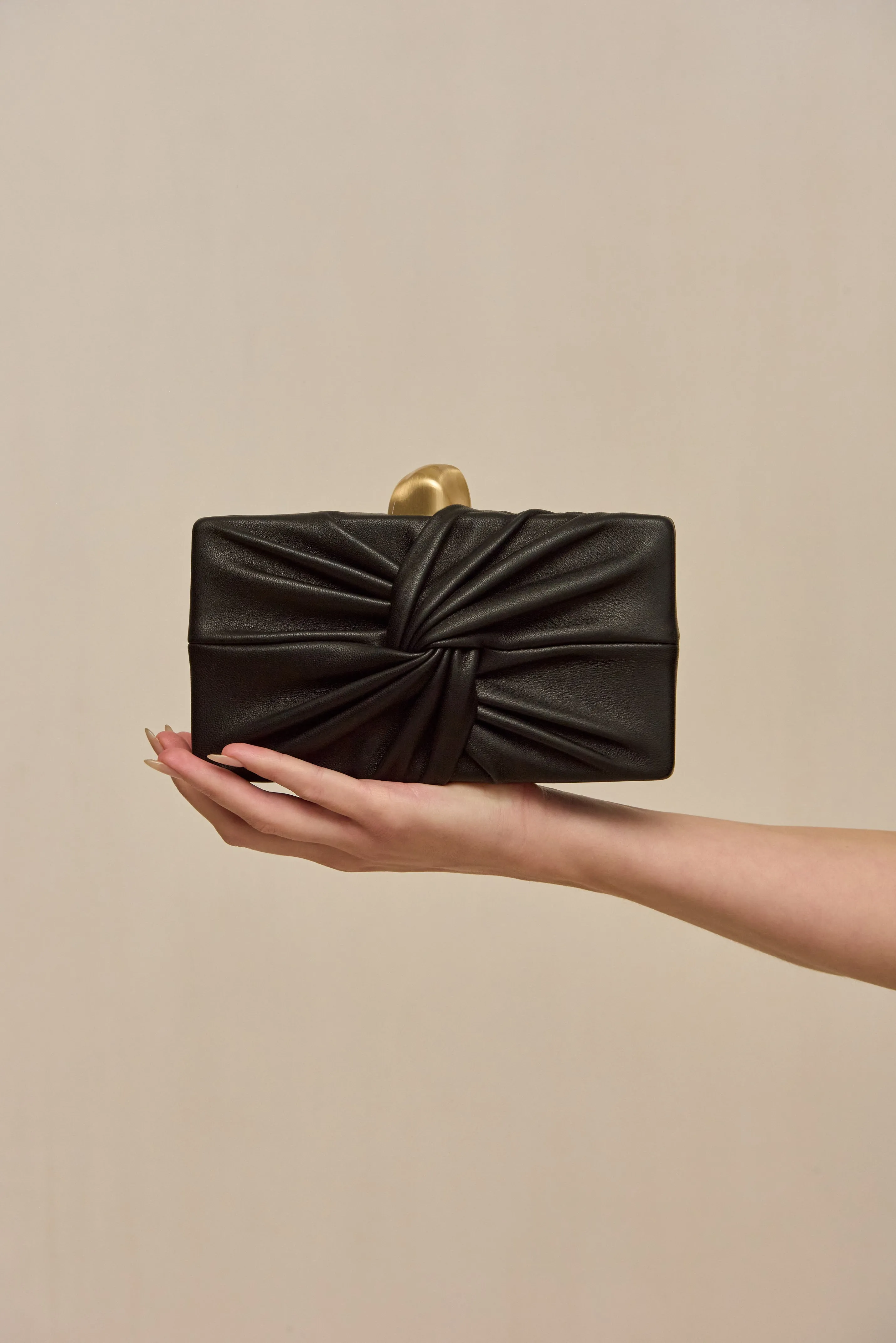 LISSE CLUTCH - BLACK sold by Cult Gaia product image thumbnail 2