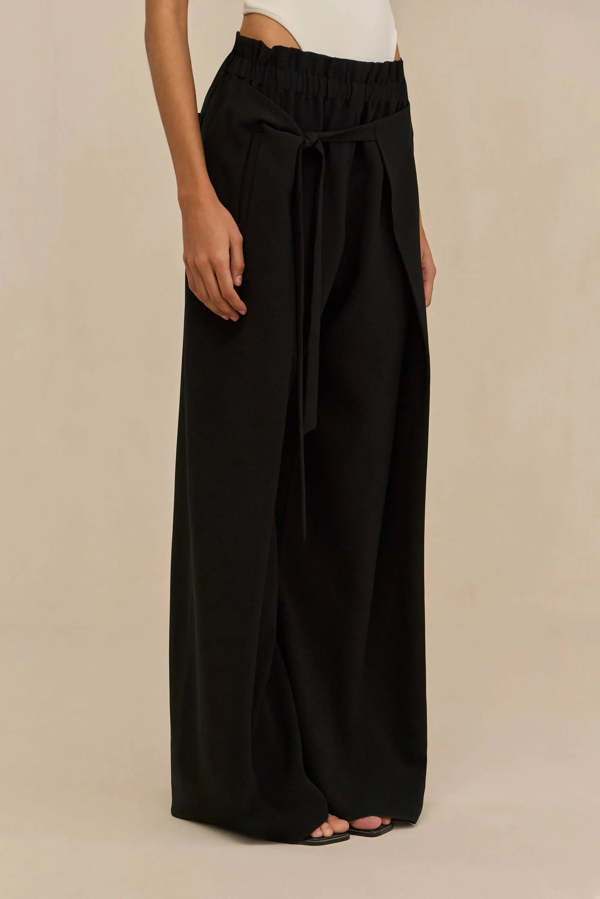 NAOMI PANT - BLACK sold by Cult Gaia product image thumbnail 4