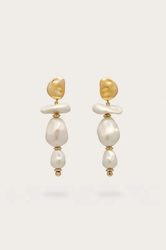 FABBIE EARRING - PEARL sold by Cult Gaia