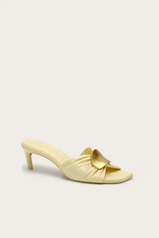 AMINA SANDAL - BUTTERCREAM sold by Cult Gaia