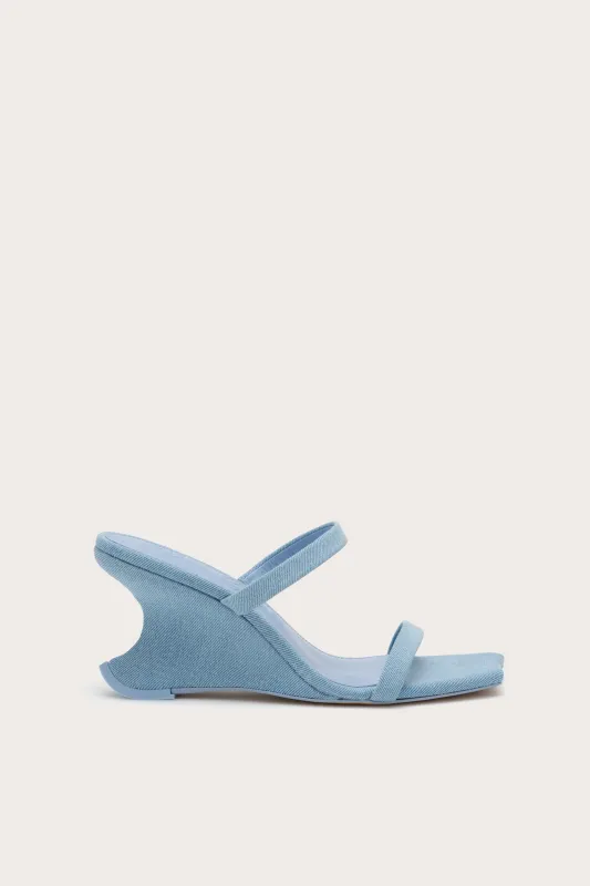 RAVEN SANDAL - VINTAGE BLUE made by Cult Gaia