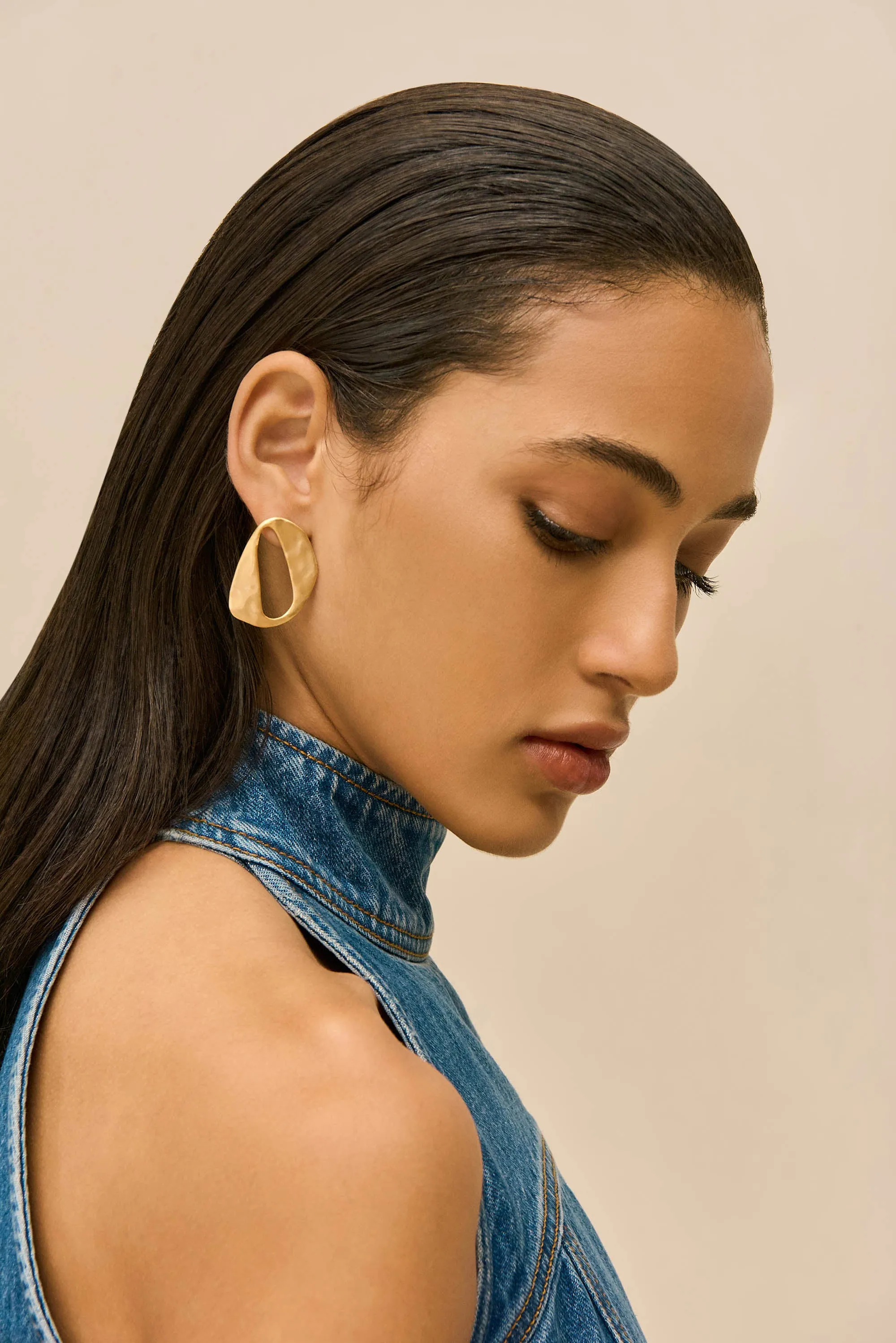 RUE MINI EARRING - BRUSHED BRASS sold by Cult Gaia product image thumbnail 2