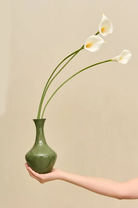 CALLA XL CLUTCH - ROSEMARY MULTI sold by Cult Gaia