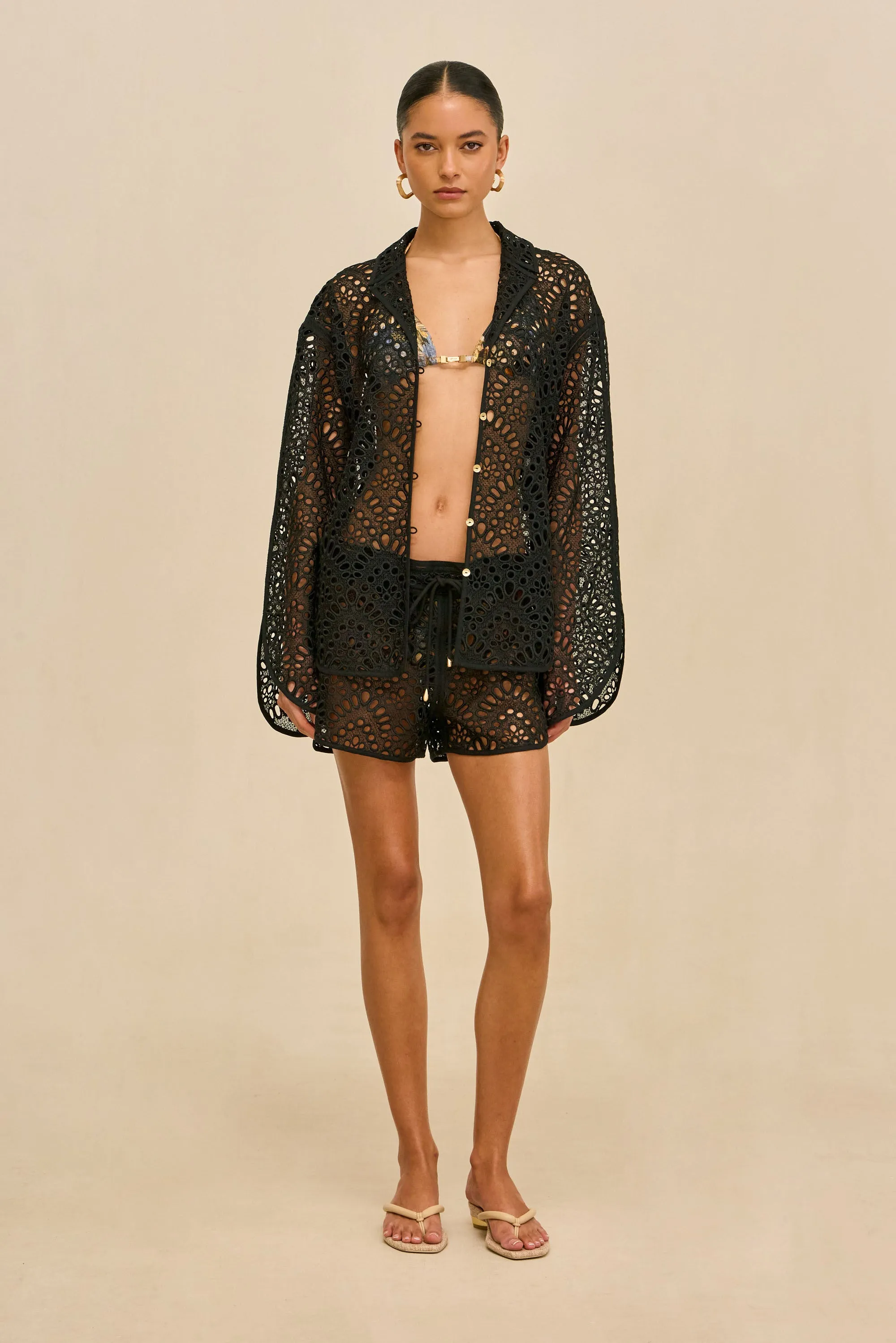 CARIENA SHORT - BLACK sold by Cult Gaia